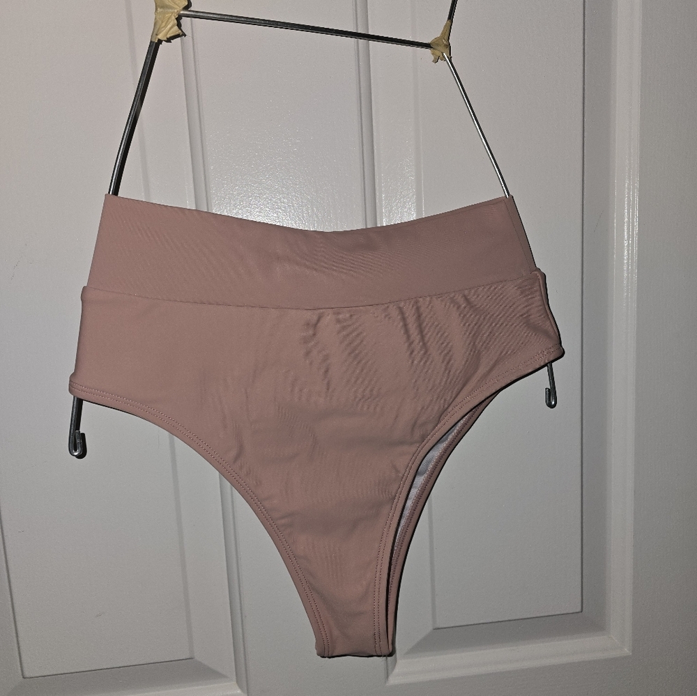 Pink queen bikini set - Picture 3 of 6